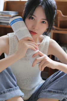 女生下面流出白色粘稠物是因为什么